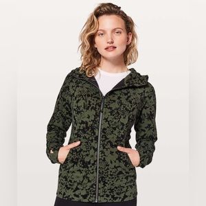 Lululemon Scuba Hoodie Olive Green print size 4